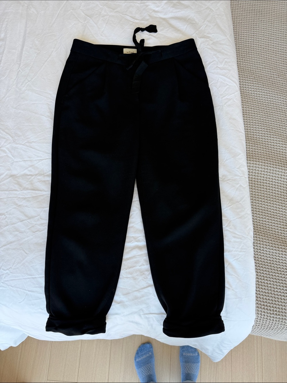 Black Aritzia pants